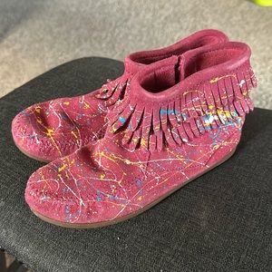 Girls Minnetonka Moccasins Size 3